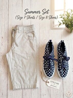Reitman's Cream Cargo Capris & Joe Fresh Navy Floral Sneakers Summer Set Size 8